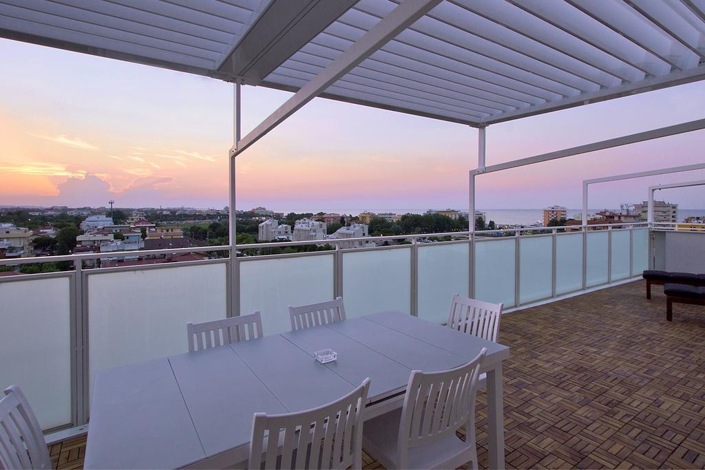 Апартаменты Attico Stema Luxury Мизано-Адриатико Экстерьер фото